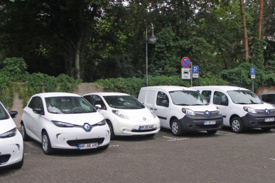 Weiße E-Autos im Fuhrpark der Stadt Bensheim